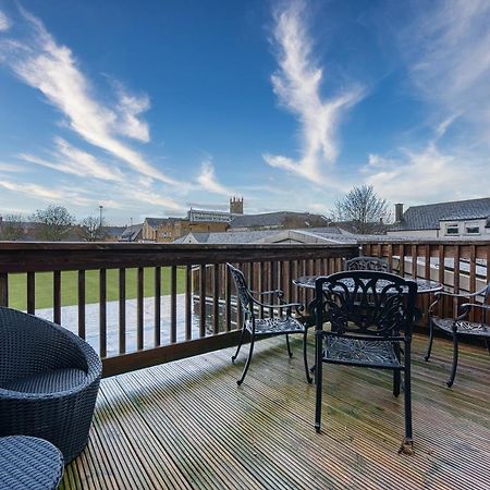Ashcroft Loft By Timeless Stays - Stunning 3 Bedroom, 2 Bathrooms, Charming Central Apartment Featuring A Balcony Cirencester Zewnętrze zdjęcie