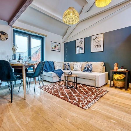 Ashcroft Loft By Timeless Stays - Stunning 3 Bedroom, 2 Bathrooms, Charming Central Apartment Featuring A Balcony Cirencester Zewnętrze zdjęcie