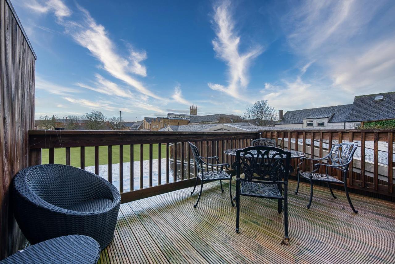 Ashcroft Loft By Timeless Stays - Stunning 3 Bedroom, 2 Bathrooms, Charming Central Apartment Featuring A Balcony Cirencester Zewnętrze zdjęcie