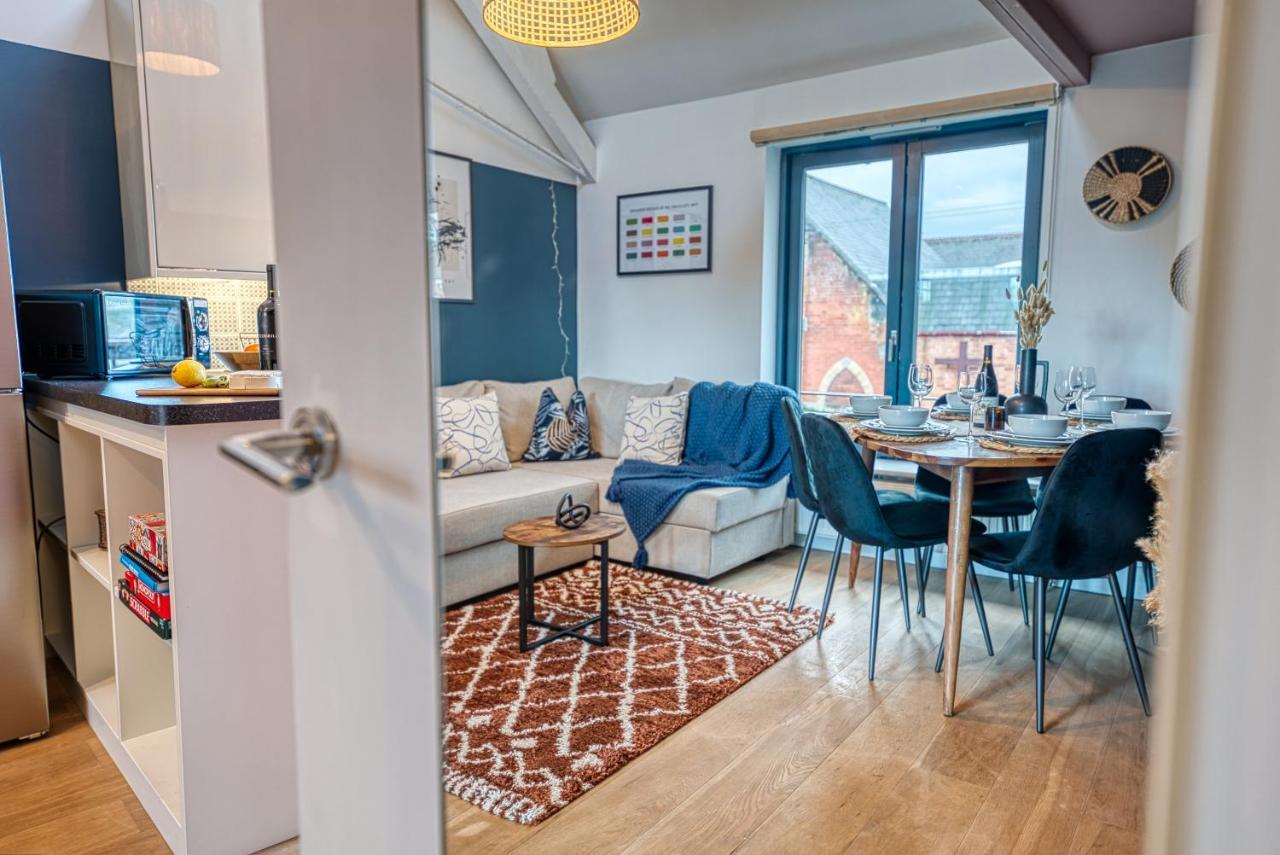 Ashcroft Loft By Timeless Stays - Stunning 3 Bedroom, 2 Bathrooms, Charming Central Apartment Featuring A Balcony Cirencester Zewnętrze zdjęcie
